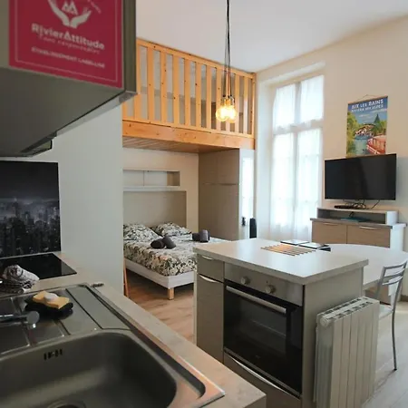 Lumineux Meuble Au Centre-ville