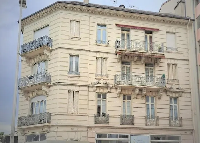 Lumineux Meuble Au Centre-ville Appartement Aix-les-Bains